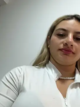 Snapshot of AtheneaRossi chatting on 02/22/26, 10:41 AtheneaRossi online show from 02/22/26, 10:41