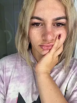 Snapshot of AtheneaRossi chatting on 02/27/26, 09:42 AtheneaRossi online show from 02/27/26, 09:42