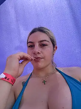 Snapshot of AtheneaRossi chatting on 03/15/26, 04:13 AtheneaRossi online show from 03/15/26, 04:13