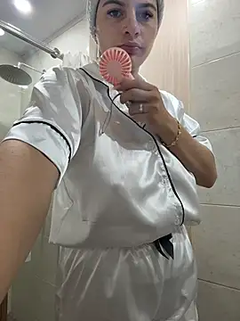 Snapshot of AtheneaRossi chatting on 03/20/26, 10:09 AtheneaRossi online show from 03/20/26, 10:09