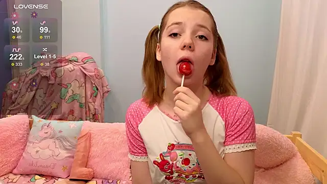 PrincessLittleKiki online show from 12/16/25, 07:35