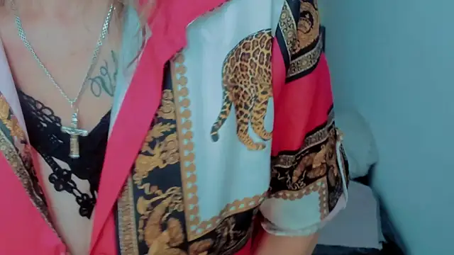 ScarletHoot  online show from 12/20/24, 06:02