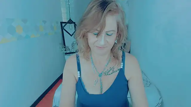 ScarletHoot  online show from 01/20/25, 12:07