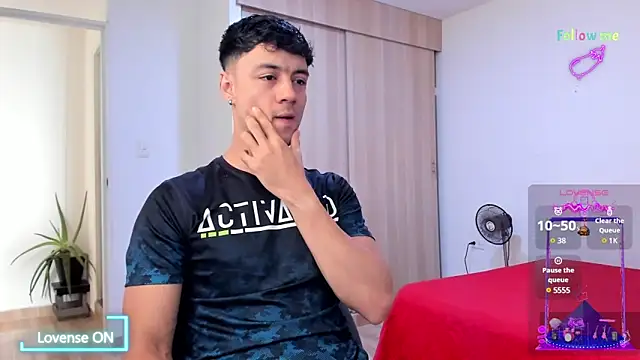 Snapshot of Sebastian-Dash chatting on 12/24/24, 06:50 Sebastian-Dash online show from 12/24/24, 06:50