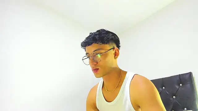 Snapshot of Sebastian-Dash chatting on 01/24/25, 01:24 Sebastian-Dash online show from 01/24/25, 01:24