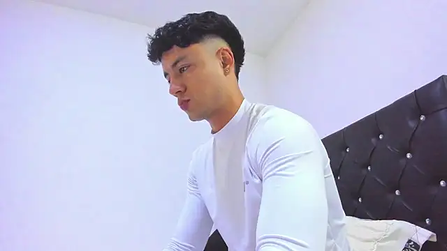 Snapshot of Sebastian-Dash chatting on 02/12/25, 12:48 Sebastian-Dash online show from 02/12/25, 12:48