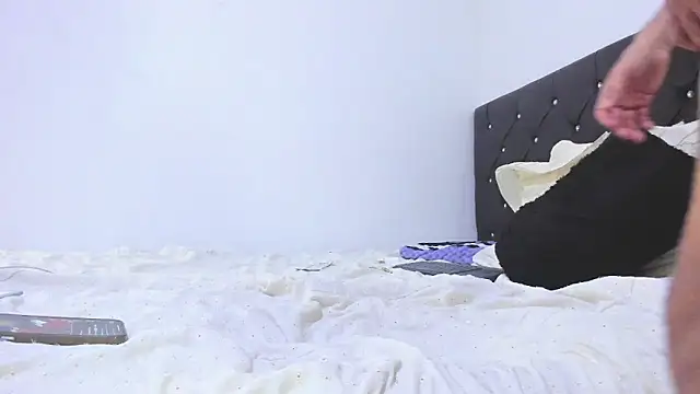 Snapshot of Sebastian-Dash chatting on 02/22/25, 06:06 Sebastian-Dash online show from 02/22/25, 06:06