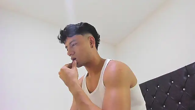 Snapshot of Sebastian-Dash chatting on 02/26/25, 01:21 Sebastian-Dash online show from 02/26/25, 01:21