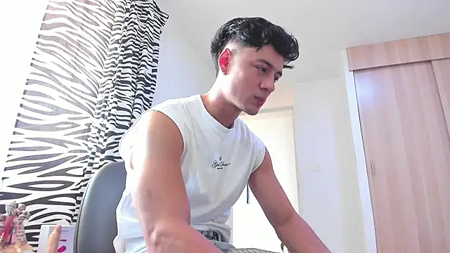 Snapshot of Sebastian-Dash chatting on 03/01/25, 08:42 Sebastian-Dash online show from 03/01/25, 08:42