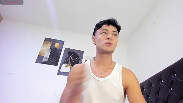 Snapshot of Sebastian-Dash chatting on 10/18/25, 09:04 Sebastian-Dash online show from 10/18/25, 09:04