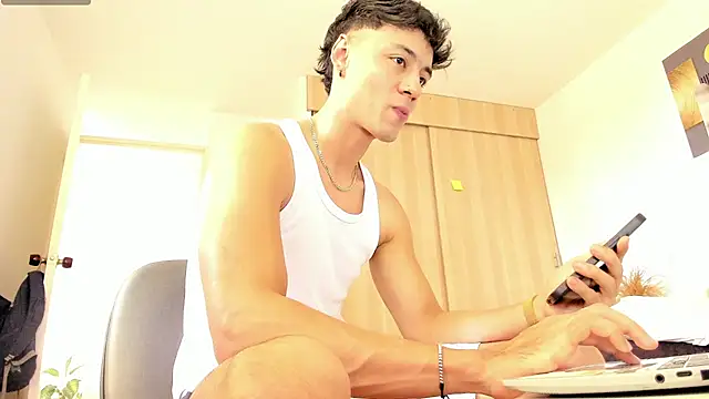 Snapshot of Sebastian-Dash chatting on 11/29/25, 07:50 Sebastian-Dash online show from 11/29/25, 07:50