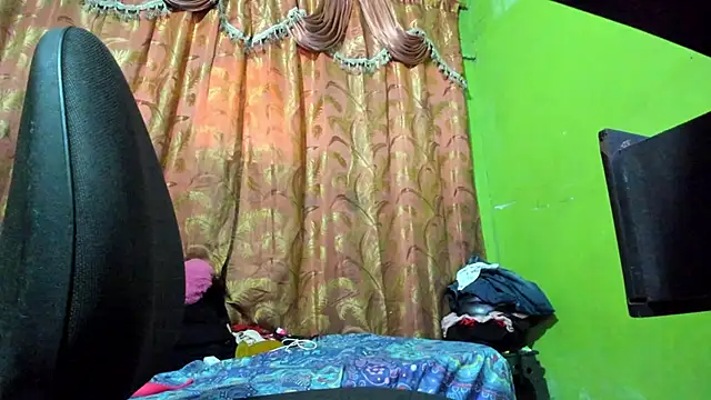 Brenda Smith69 online show from 10/03/25, 07:44