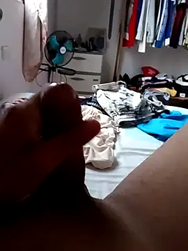 Snapshot of Ricardito97 chatting on 11/28/25, 10:56 Ricardito97 online show from 11/28/25, 10:56