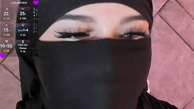 anna-henao online show from 11/22/25, 06:51