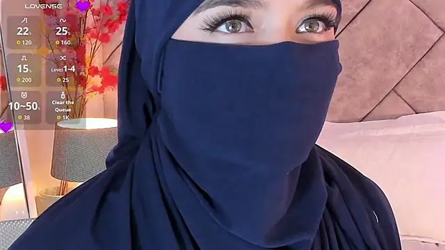 anna-henao online show from 11/29/25, 09:51