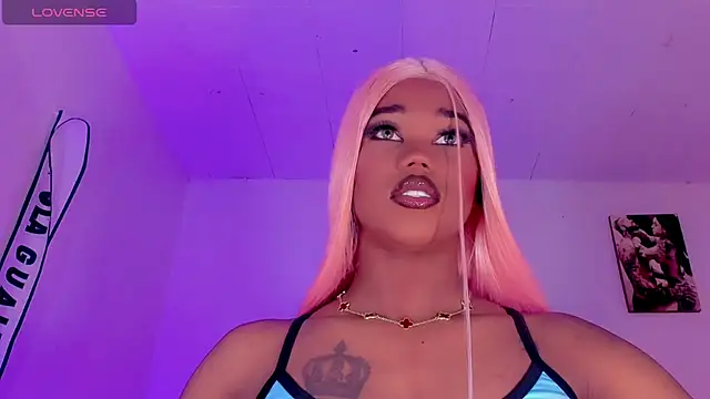 Snapshot of naomy__xx chatting on 10/27/25, 08:02 naomy xx online show from 10/27/25, 08:02