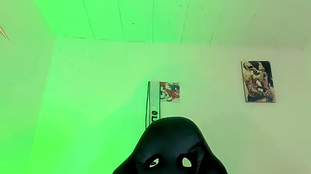 Snapshot of naomy__xx chatting on 10/30/25, 04:03 naomy xx online show from 10/30/25, 04:03