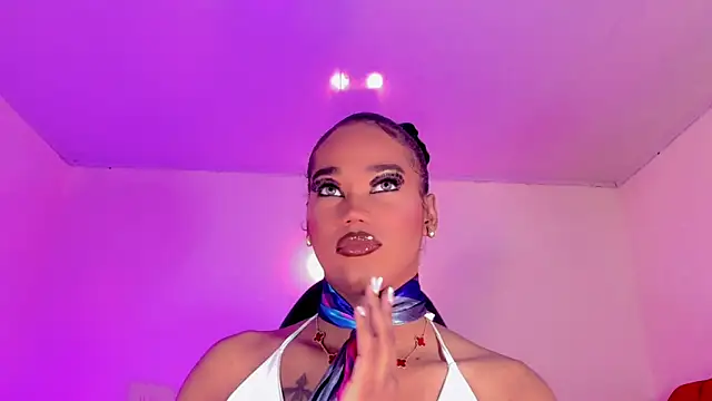 Snapshot of naomy__xx chatting on 11/12/25, 03:18 naomy xx online show from 11/12/25, 03:18