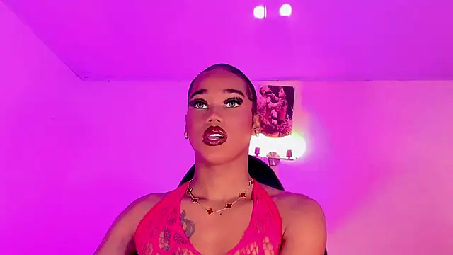 Snapshot of naomy__xx chatting on 11/18/25, 02:54 naomy xx online show from 11/18/25, 02:54