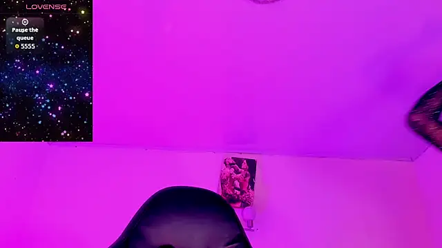 Snapshot of naomy__xx chatting on 11/19/25, 03:17 naomy xx online show from 11/19/25, 03:17