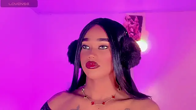 Snapshot of naomy__xx chatting on 11/25/25, 03:17 naomy xx online show from 11/25/25, 03:17