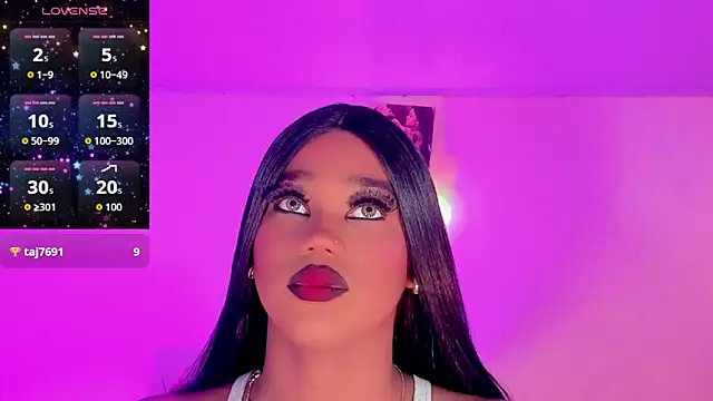 Snapshot of naomy__xx chatting on 11/30/25, 09:30 naomy xx online show from 11/30/25, 09:30