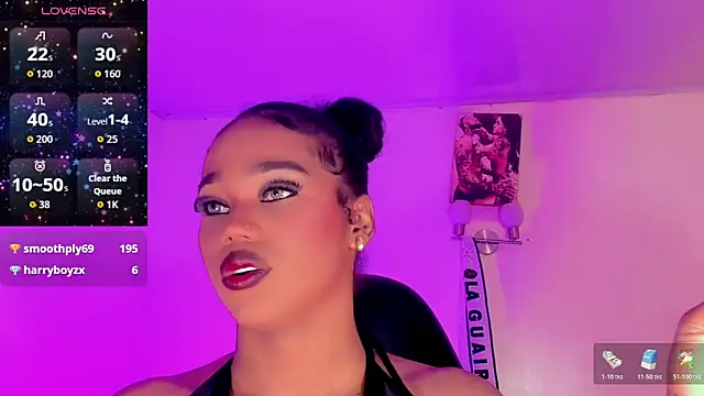 Snapshot of naomy__xx chatting on 12/13/25, 10:15 naomy xx online show from 12/13/25, 10:15