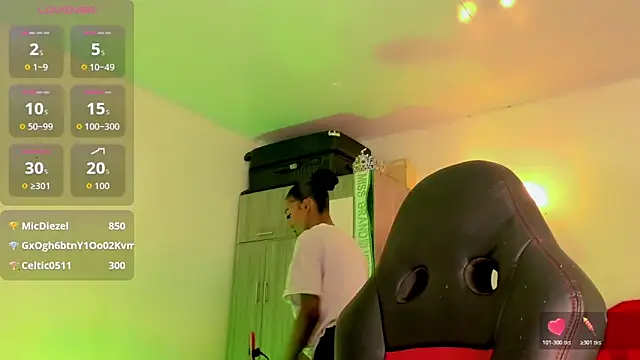 naomy  xx online show from 03/18/26, 02:58