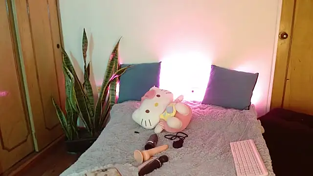 kittycatw online show from 09/08/25, 03:33