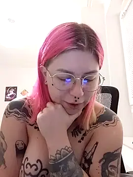 Snapshot of divine_eve chatting on 09/17/25, 10:11 divine eve online show from 09/17/25, 10:11