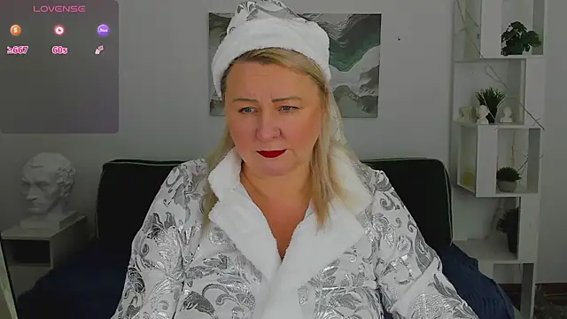 mira robinsonnn online show from 12/21/25, 04:47