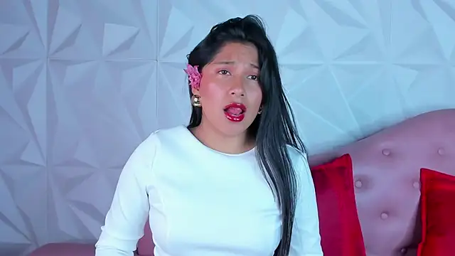 Snapshot of LinnaGardenia chatting on 12/25/24, 03:49 LinnaGardenia online show from 12/25/24, 03:49