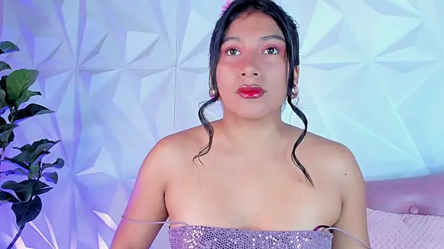 Snapshot of LinnaGardenia chatting on 01/25/25, 02:14 LinnaGardenia online show from 01/25/25, 02:14