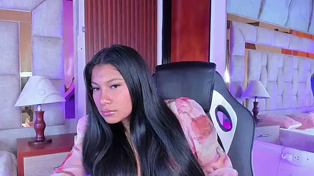 LinnaGardenia online show from 01/11/26, 01:27