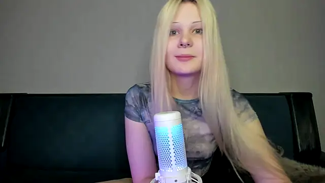 Snapshot of sashakiss99 chatting on 01/03/25, 11:25 sashakiss99 online show from 01/03/25, 11:25