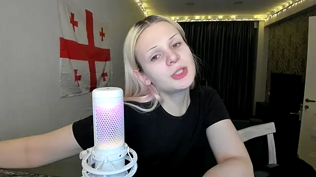 Snapshot of sashakiss99 chatting on 01/05/25, 10:19 sashakiss99 online show from 01/05/25, 10:19