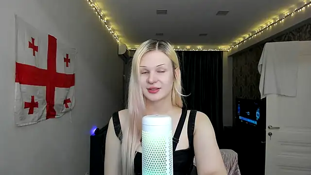 Snapshot of sashakiss99 chatting on 01/31/25, 04:27 sashakiss99 online show from 01/31/25, 04:27