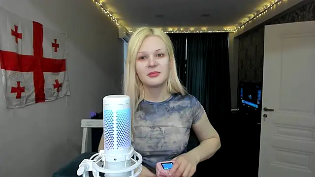 Snapshot of sashakiss99 chatting on 02/24/25, 10:04 sashakiss99 online show from 02/24/25, 10:04