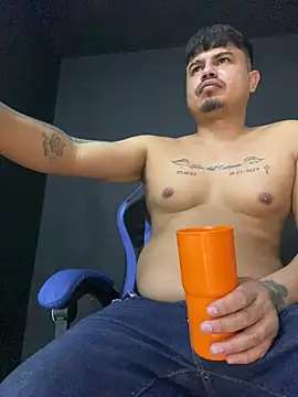 Snapshot of DickMasterfindom chatting on 06/28/26, 06:03 DickMasterfindom online show from 06/28/26, 06:03