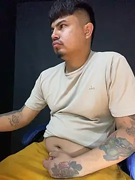 Snapshot of DickMasterfindom chatting on 06/30/26, 02:01 DickMasterfindom online show from 06/30/26, 02:01