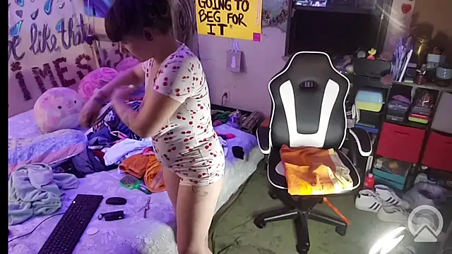 Snapshot of Cloud_Master9 chatting on 10/05/25, 07:17 Cloud Master9 online show from 10/05/25, 07:17