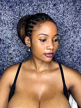 Snapshot of chocogirl01 chatting on 11/25/25, 10:26 chocogirl01 online show from 11/25/25, 10:26