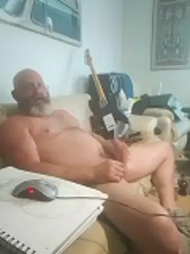 Snapshot of iambradz chatting on 11/01/25, 04:58 iambradz online show from 11/01/25, 04:58