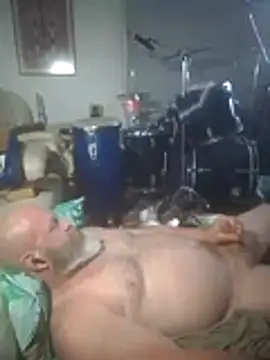 Snapshot of iambradz chatting on 11/04/25, 04:28 iambradz online show from 11/04/25, 04:28