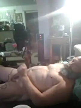 Snapshot of iambradz chatting on 11/05/25, 01:33 iambradz online show from 11/05/25, 01:33