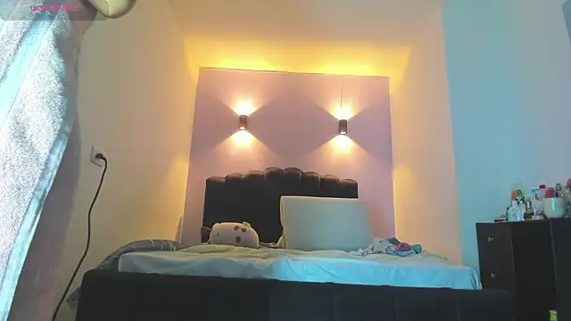 Sofia Clauss  online show from 03/29/26, 04:34