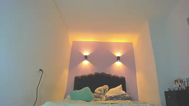 Snapshot of Sofia_Clauss_ chatting on 05/03/26, 05:02 Sofia Clauss online show from 05/03/26, 05:02