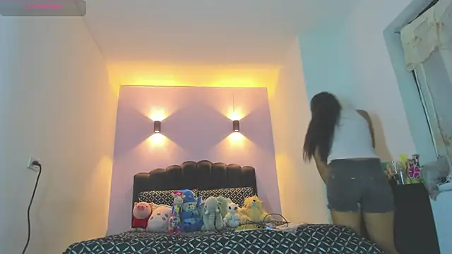 Snapshot of Sofia_Clauss_ chatting on 05/15/26, 04:19 Sofia Clauss online show from 05/15/26, 04:19
