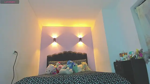 Snapshot of Sofia_Clauss_ chatting on 05/17/26, 05:16 Sofia Clauss online show from 05/17/26, 05:16