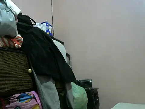 Snapshot of Bitty_baby chatting on 12/01/24, 10:21 Bitty baby online show from 12/01/24, 10:21